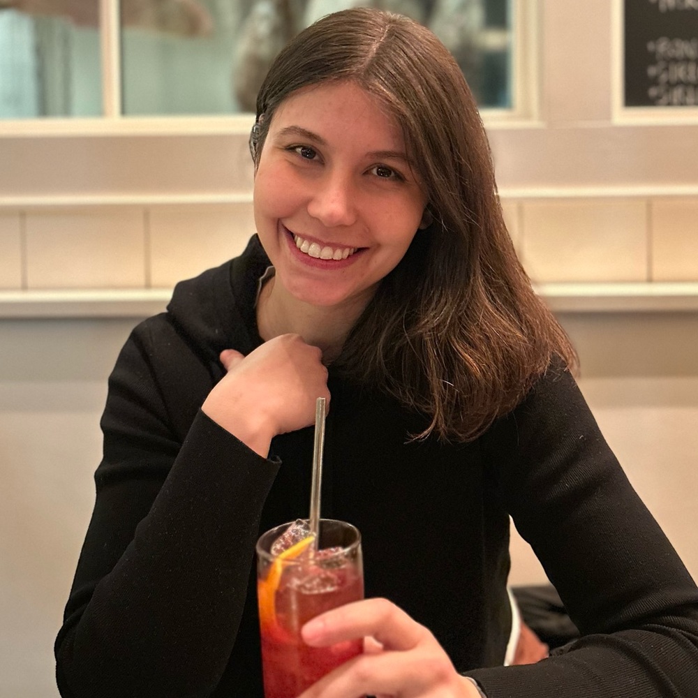 Meet your Posher, Aviana